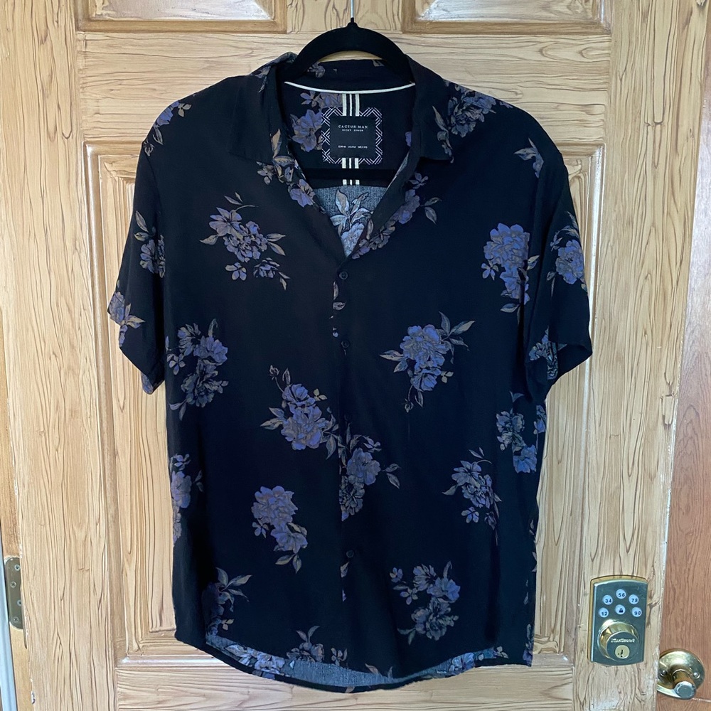Fashionable Blue/Black Flower Button Up